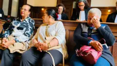 Batatu mu bagore batanu bareze leta y'Ububiligi kubahohotera mu kubaka ku nguvu ba nyina b'abanye-Congo