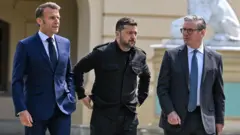 Macron, Zelensky na Starmer baravuganye kuri terefone 