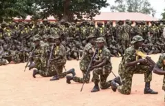 Wasu sabbin dakarun sojin Najeriya da ke karɓar horo a 2017