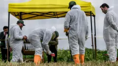 Namoota yakka qorataa jiran