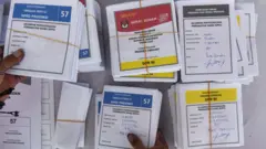 Simulasi pemungutan suara.