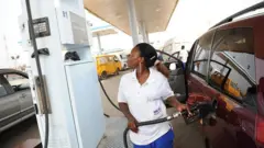 Obinrin to n ta epo sinu ọkọ