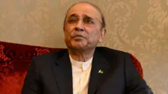 पाकिस्तान के राष्ट्रपति आसिफ़ अली ज़रदारी