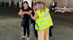 راشيل عزرا في حالة ذهول عندما تطلب المساعدة في العثور على ابنها المفقود أوز وصديقته نعومي