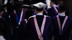 Tsinghua Üniversitesi'nde mezuniyet töreni