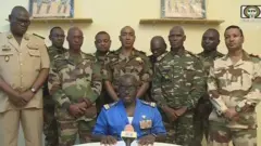 Abasirikare bo muri Niger batangaza kuri televiziyo y'igihugu ko bahiritse ubutegetsi. Ifoto yo ku itariki ya 26 Nyakanga (7) mu 2023 