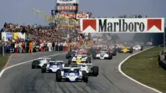 Largada do Grande Prêmio da Bélgica de Fórmula 1 de 1980, com grande anúncio dos cigarros Marlboro