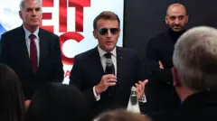 Emmanuel Macron participa junto a otros líderes empresariales en el evento de Business France en Davos