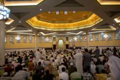 أصدرت المملكة العربية السعودية توجيهًا بتخفيف وتقصير مدة خطبة وصلاة الجمعة
