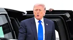 डोनाल्ड ट्रंप