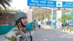 যোধপুর থেকে বিশেষ বিমানে করে অবৈধ বাংলাদেশি হিসেবে চিহ্নিত ১৪৮ জনকে বাংলাদেশে ফেরত পাঠানোর উদ্যোগ নেওয়া হয়েছে, ফাইল ছবি