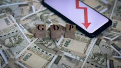 दुनिया की सबसे तेज़ अर्थव्यवस्थाओं में शामिल भारत का रुपया दबाव में, क्या हैं संकेत?