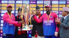 एनपीएलको उपाधी उचाल्दै जनकपुर बोल्ट्सका खेलाडीहरू