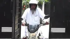 இலங்கையை சேர்ந்த 72 வயது முதியவரின் விசித்திர குணம்