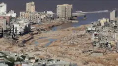 Balaa lolaa Liibiyaa keessatti hidhi bishaanii lama cabee mudateen lakkoofsi namoota du'anii 20,000 ta'uu mala jedhamee sodaatameera