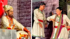 'शिवाजी अंडरग्राउंड इन भीमनगर मोहल्ला' या नाटकाच्या प्रयोगादरम्यानचा एक क्षण.