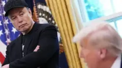 Elon Maask Tiraampiin ilaalaa jira