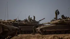 Ibimodoka vy'intambara birindiriye kwinjira muri Gaza