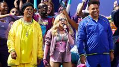 Show do intervalo da final da Copa tem Madonna com Ronaldo e Ronaldinho Gaúcho e homenagem a Pelé