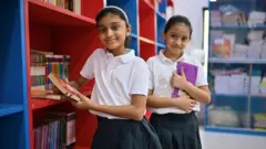 विद्यार्थिनी 