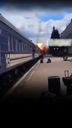 Суми. Уламки "шахеда" впали на поїзд