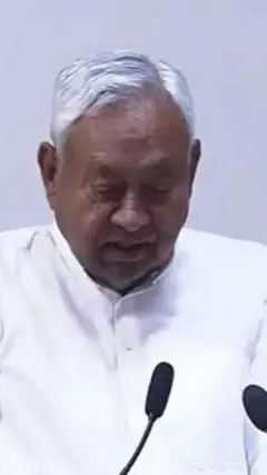 नीतीश कुमार ने राज्यसभा के सांसद पद की शपथ ली