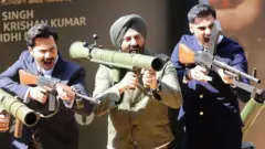 બૉર્ડર - 2, ઇક્કીસ ઘુરંધર બોલીવુડ સની દેઓલ વરુણ ધવન કુલદીપ ચાંદપુરી હોંશિયારસિંહ દહિયા બીબીસી ગુજરાતી ગુજરાત ફિલ્મ સંગીત યુદ્ધ જંગ ભારત પાકિસ્તાન 1971