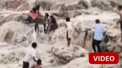 அருவியில் பெருக்கெடுத்த வெள்ளம்