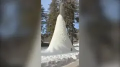 हिउँको 'ज्वालामुखी'