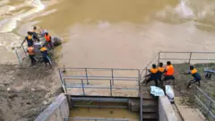 'දිට්වා' සුළි කුණාටුව සමග ඇතිවූ ගංවතුර හා නායයෑම් වලින් හානිවූ ජල යෝජනා ක්‍රම 156 කින් 120ක් යථා තත්ත්වයට පත් කළ බව ජාතික ජල සම්පාදන හා ජලාපවහන මණ්ඩලය පවසයි.