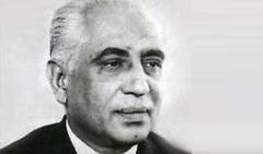 معراج خالد: پاکستانی وزیرِاعظم جنھوں نے اپنے تعلیمی اخراجات کے لیے کم عمری میں دودھ بیچا