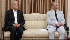 Ra'iisul wasaaraha Pakistan Shahbaz Sharif iyo madaxweynaha Iran Masoud Pezhikian
