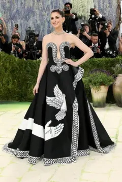 Anne Hathaway