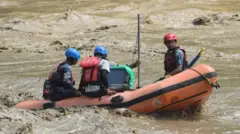 खोजीमा खटिएको टोली 