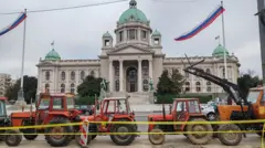 traktori ispred skusptine srbije, beograd