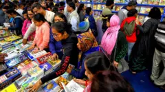 এবারের কলকাতা বইমেলা, উদ্বোধনের দিনে 