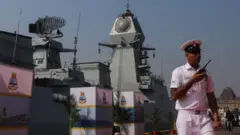 கத்தாரில் 8 முன்னாள் இந்தி கடற்படை அதிகாரிகளுக்கு தூக்குத்தண்டனை ரத்து