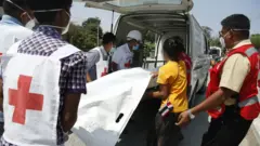 သေဆုံးသူအလောင်းကို စစ်တွေဆေးရုံကို ပို့ဆောင်