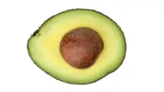 Abacate cortado ao meio