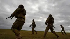 Avustralya Afganistan'da savaş suçları iddialarıyla gündeme gelen tek ülke değil