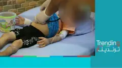 جد يربط حفيدته خارج البيت ويفطر قلوب السوريين