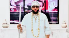 Foto Emeka Okonkwo bụ onye ji ego 