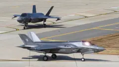 역대 최대규모의 한미 연합공중훈련 참가를 위해 한국으로 전개된 미국의 F-35B 스텔스 전투기