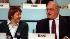 Angela Merkel und Helm Kohl.