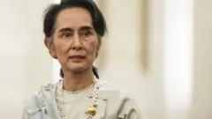ဒေါ်အောင်ဆန်းစုကြည်ရှေ့နေ ဦးကြည်ဝင်းကို အမှုကိစ္စ ပြောခွင့်ပိတ်လိုက်ပြီ