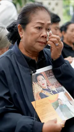 พสกนิกรมาถวายความอาลัย "พระองค์ภา" ที่ รพ.จุฬาลงกรณ์