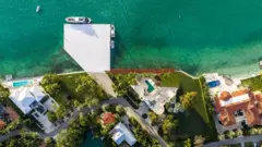 Vista aérea da residência de John Devaney, com o heliporto como atração principal