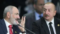 Ermenistan lideri Paşinyan ve Azerbaycan lideri Aliyev