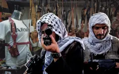 مخلفات عسكرية أميركية تصبح هدافاً لجند طالبان