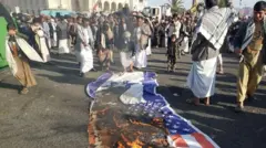 الحوثيون يحتجون ضد الولايات المتحدة وإسرائيل في صنعاء، اليمن، 27 ديسمبر/ كانون الأول 2024
